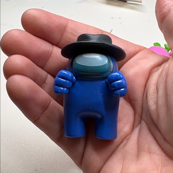 Among Us Blind Box 2” Action Figure Vinyl Toy Lot of 7 - Picture 7 of 7